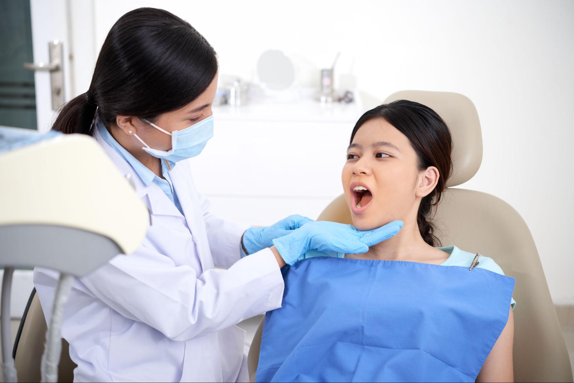 a dentist explains a chipped tooth